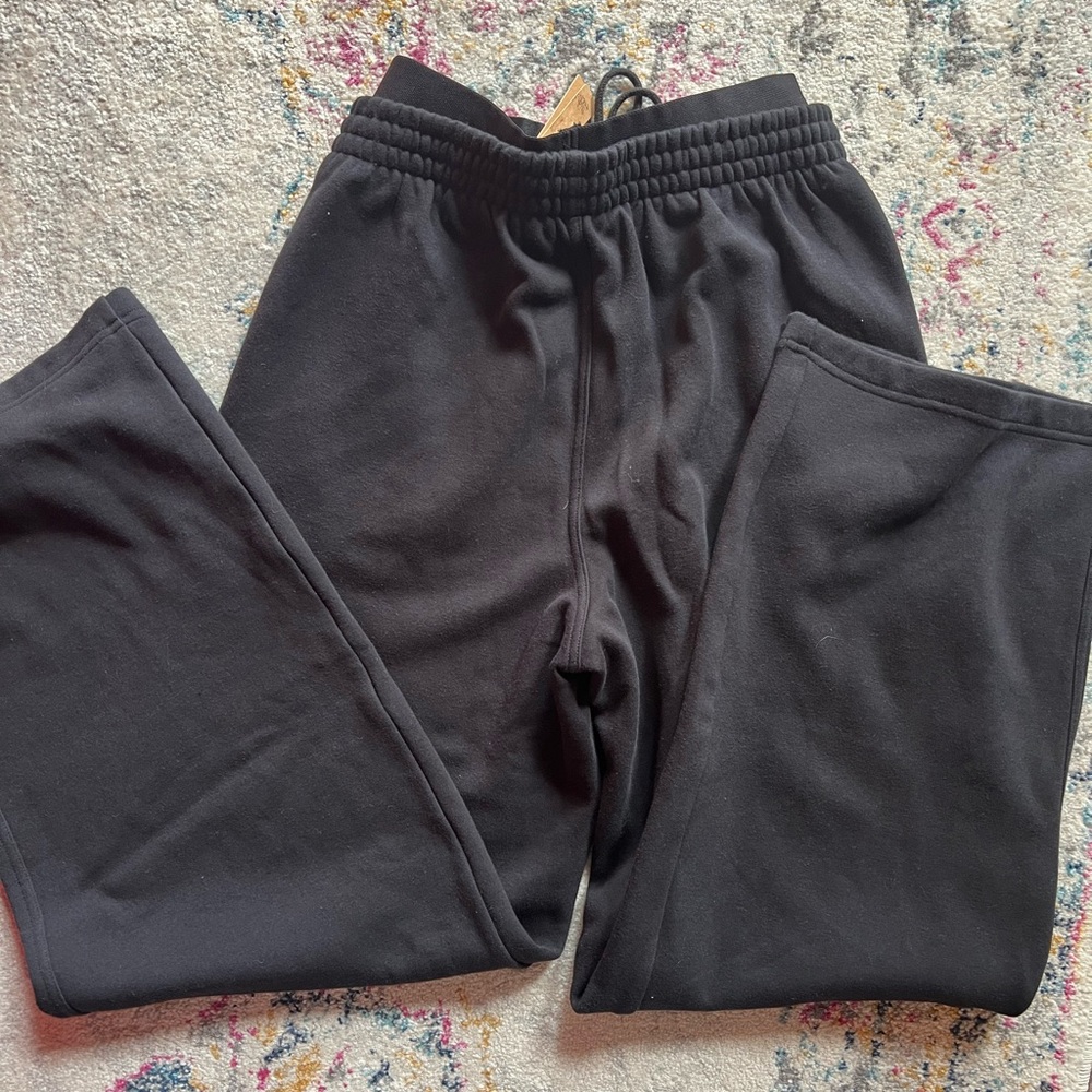 🏃‍♀️🌸🖤SKIMS Exposed Boxer Fleece Jogger🏃‍♀️🌸🖤 - Picture 6 of 11